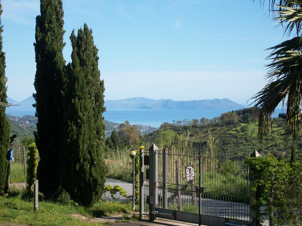 Le Poiane B&B Vacanze San Piero Patti Eksteriør billede