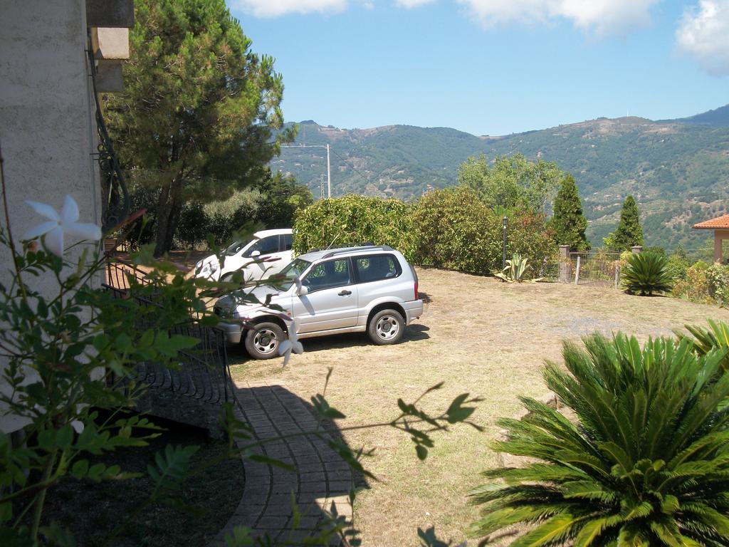 Le Poiane B&B Vacanze San Piero Patti Eksteriør billede